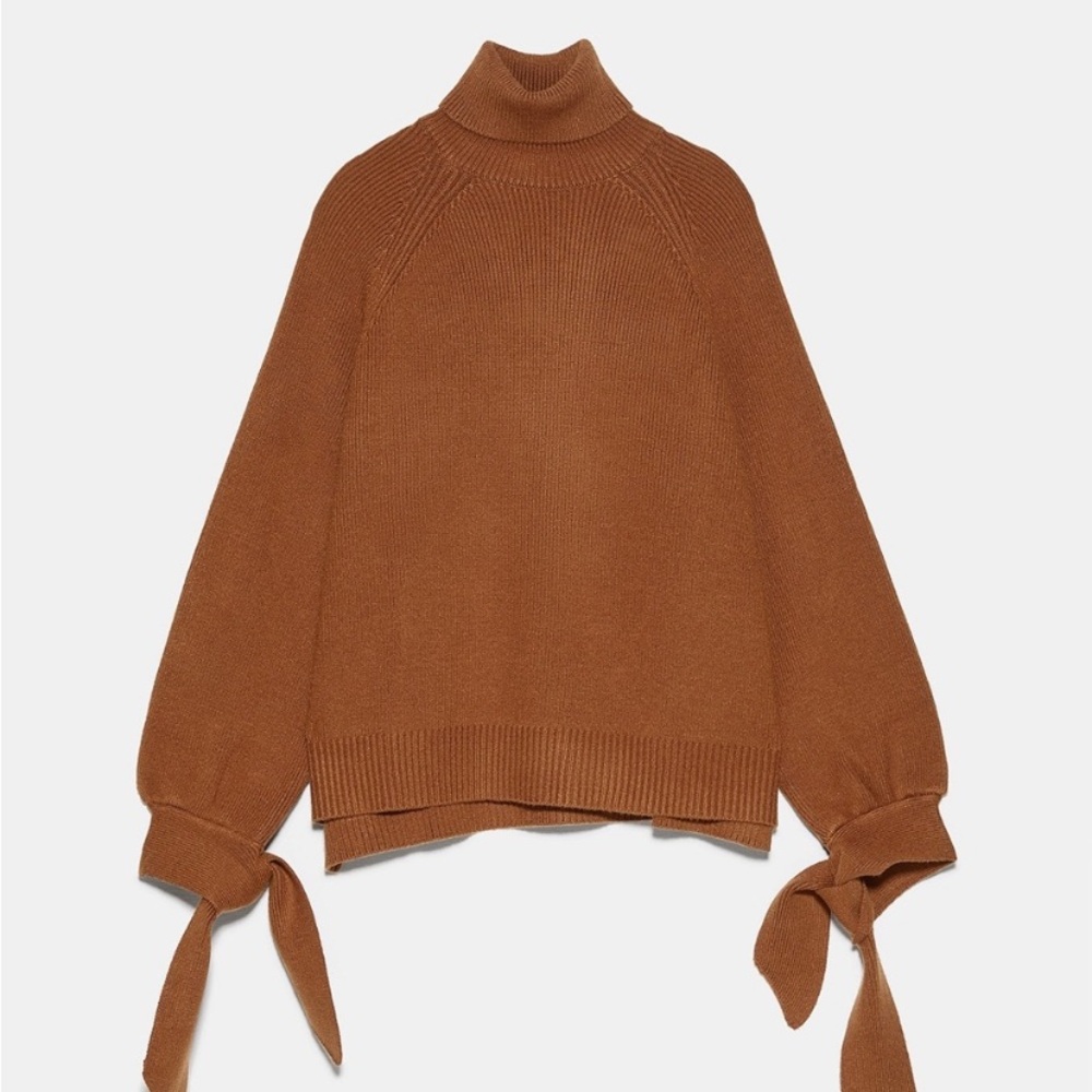 Zara Turtleneck Long Sleeve Sweater. Size Medium. Tan/Camel Colour.